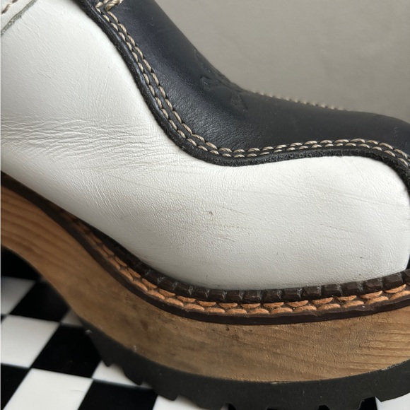 Y2K London Underground Clogs - Picture 5 of 8